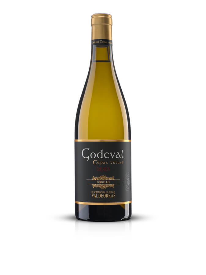 cepas_vellas_vino_blanco_copa_y_queso_godeval